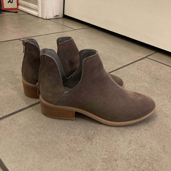 Steve Madden Booties - Picture 3 of 10